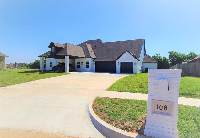 Building Photo - 108 Tralee Ln