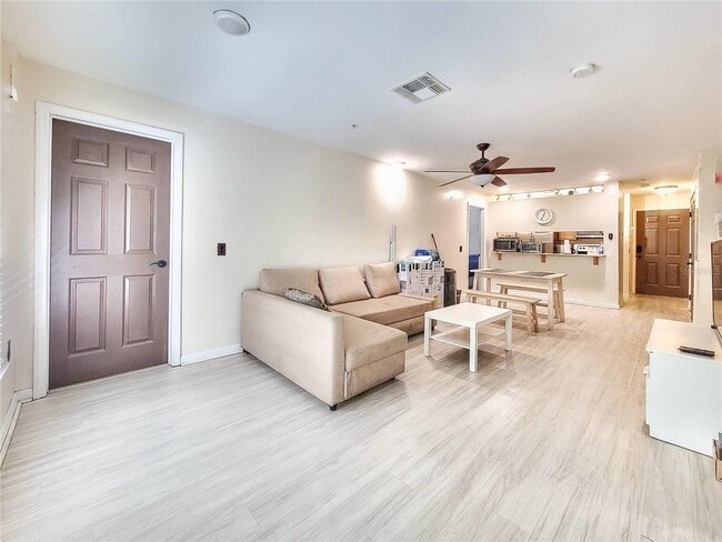 Photo - 4000 SW 23rd St Unidad 4-308