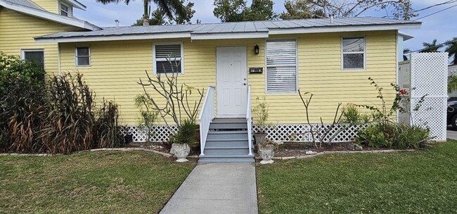 Building Photo - 461 W Marion Ave Rental
