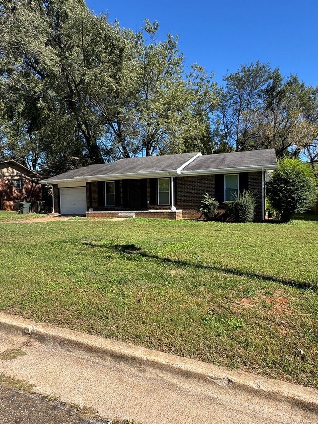 Photo - 3306 E Tucker Dr NW