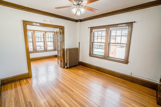 Photo - 990 Grand Ave