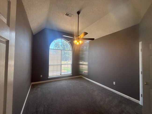 1481 Estacada Way