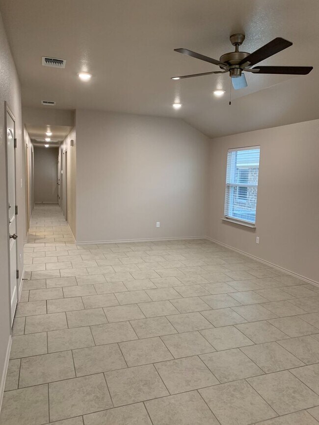 Photo - 2432 FM 1113 Unidad Apt B