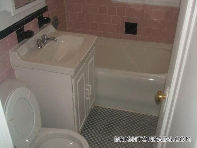 Building Photo - 100 Kilsyth Rd Rental