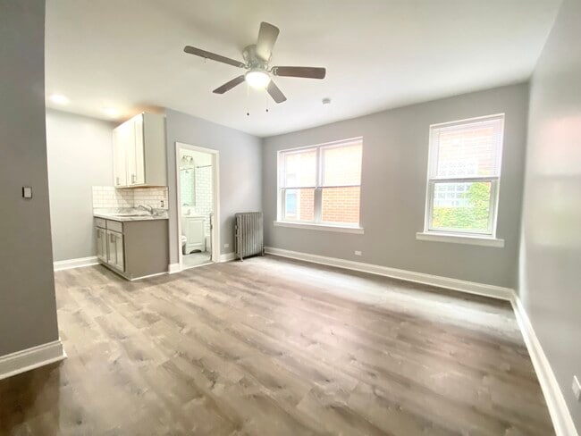 Photo - 4241 N Kenmore Ave Unit 303