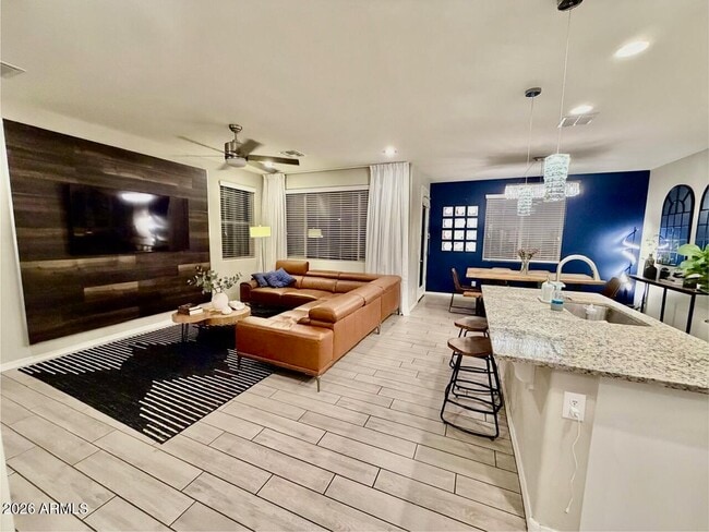 Photo - 2254 E University Dr