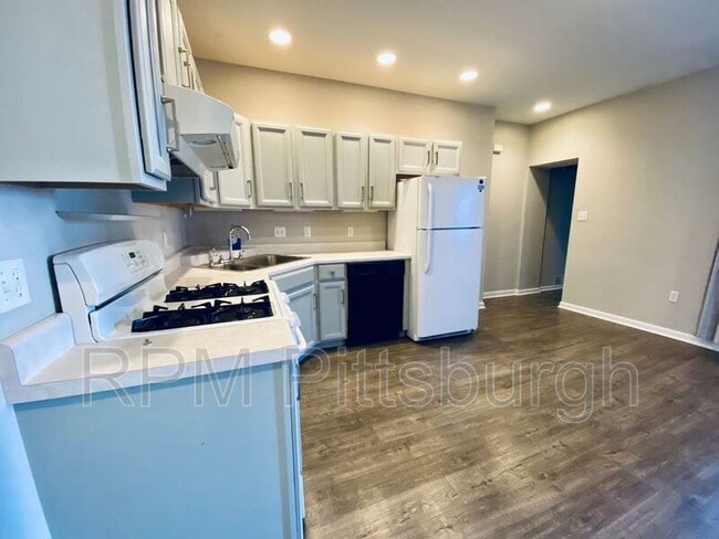 Photo - 109 S 13th St