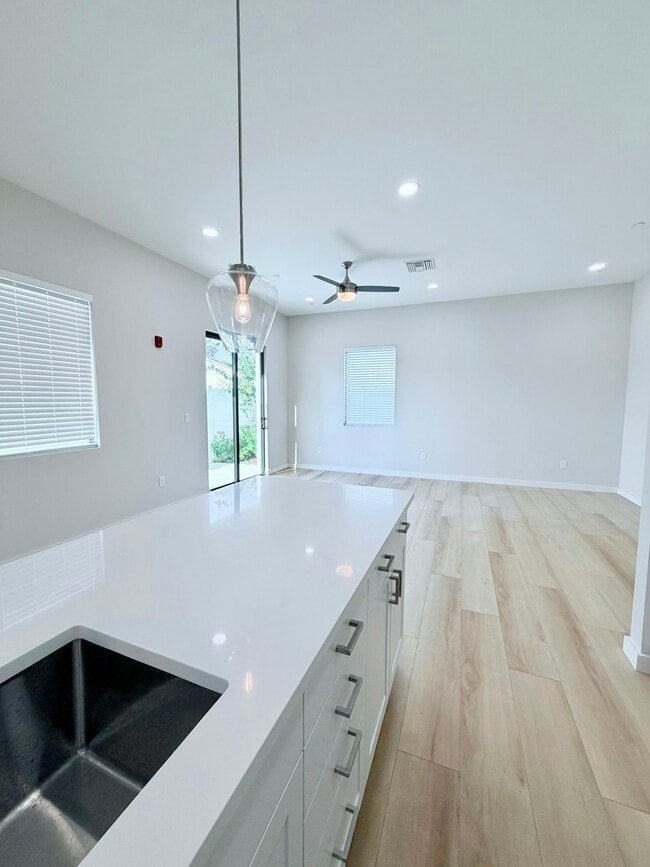 821 16th St N Unit 101