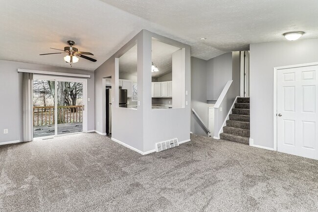 Photo - 959 Smiley Ave