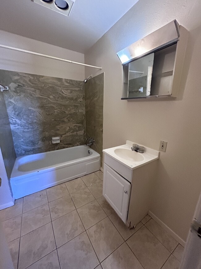 Photo - 2800 Cerrillos Rd