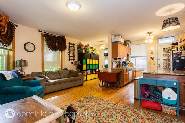Photo - 1533 W Leland Ave Unidad 1E