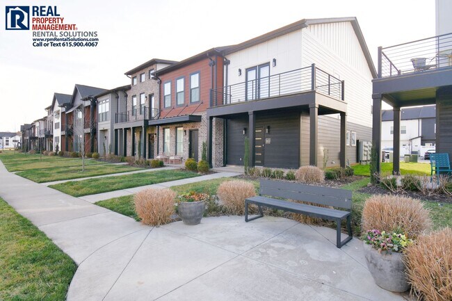 Photo - Gorgeous and modern 2 bedroom townhome in the heart of Murfreesboro w/ neighborhood pool, hi-spee...