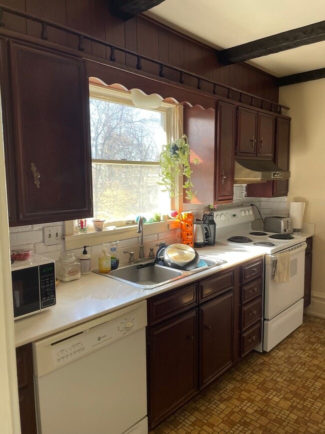 Photo - 107 E Main St Unit Apt 1