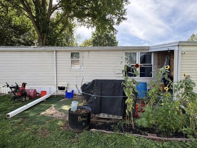 329 Bahama Cir