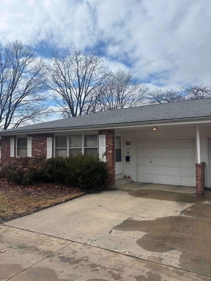 Photo - 2011 Bruce Dr