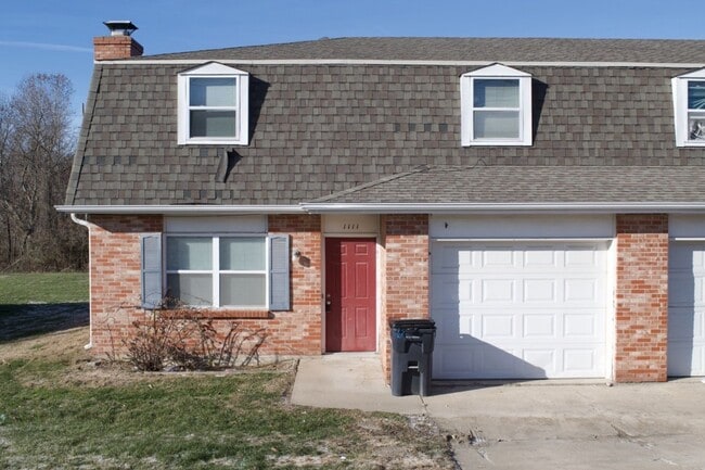 Building Photo - Affordable 3 Bedroom Duplex, SW Columbia!