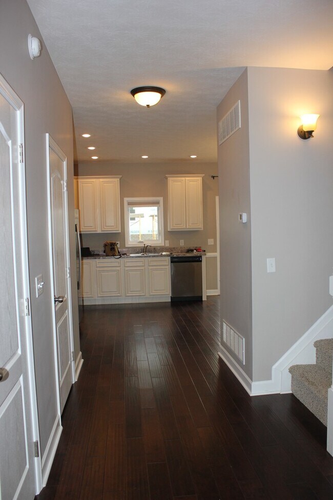 Photo - Townhouse for Rent in Cedar Point