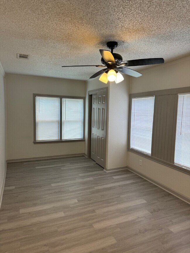 Photo - "Charming 2-Bedroom Home – Cozy and Comfortable 759 Sq Ft Living!"