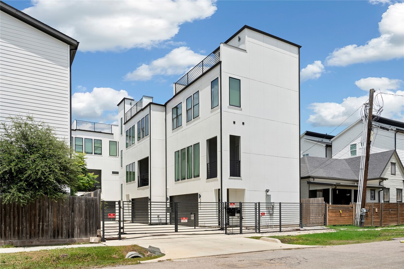 Photo - 3012 Delano St