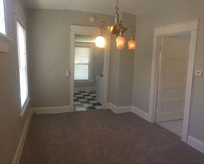 Photo - 5251 Warren Ave