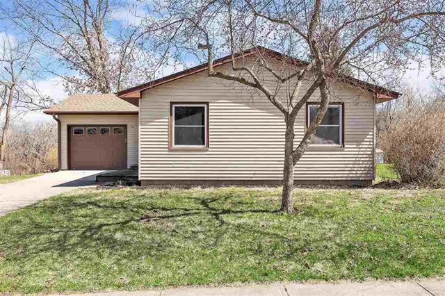 Photo - 1564 Prairie du Chien Rd House