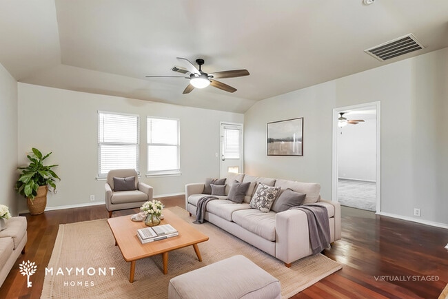 Photo - 15811 Borwick Ln