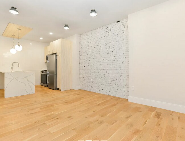 Photo - 200 Maverick St Condo Unit 1