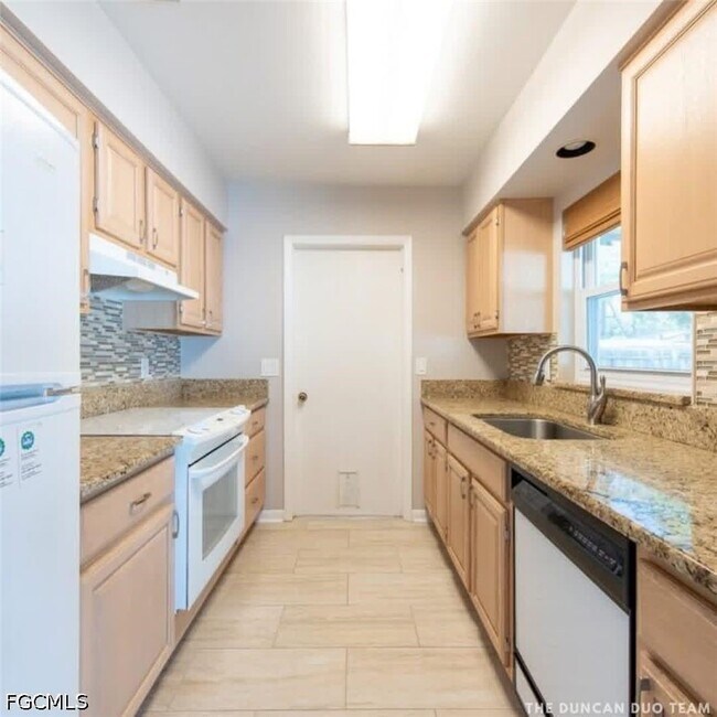 Photo - 6818 Robinswood Ln