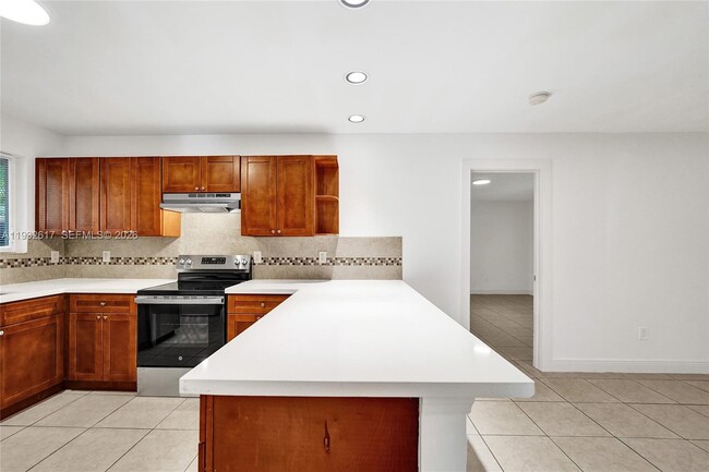 Photo - 30 SW 8th St Unit 1