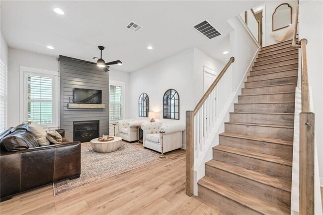 Photo - 1095 Twain St