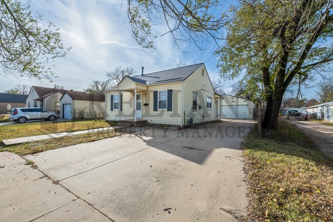 Photo - 1047 S Glenn St