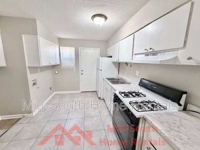Photo - 4077 Forest View Dr