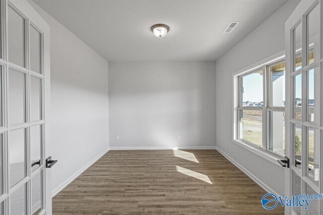 Photo - 127 Huffman St