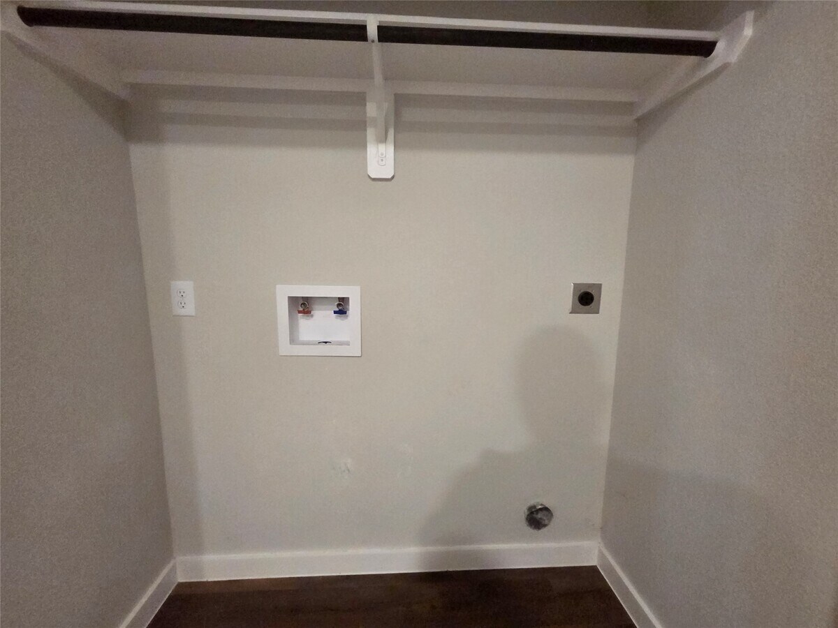 Photo - 9914 Grosbeak Ln