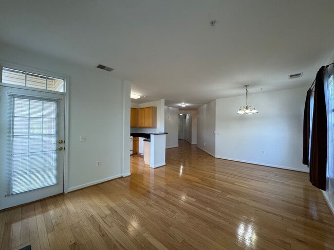 Photo - Bright And Cozy 3 Bed 2 Bath Condo With La...