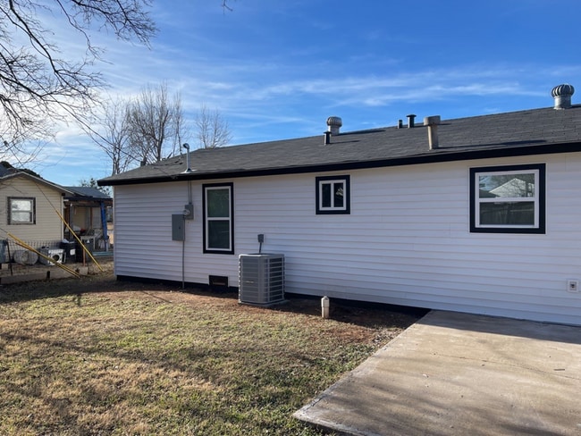 Photo - 1632 Best Blvd