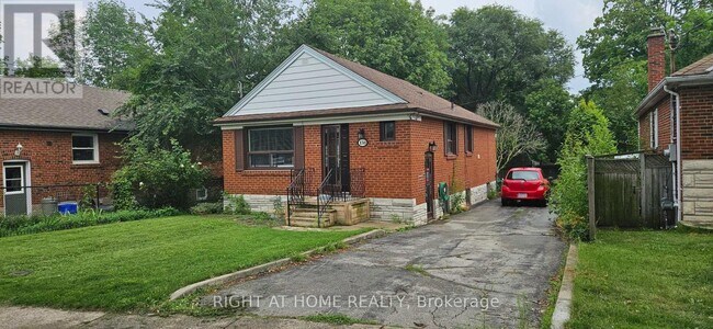 Photo - 130 Prince Charles Dr