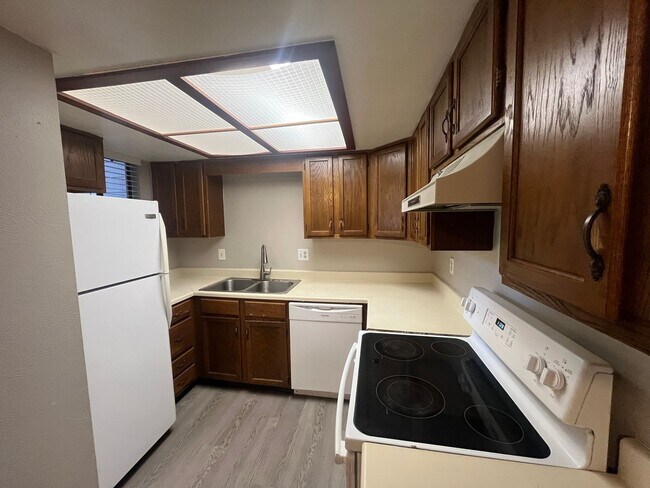Photo - Spacious 2bed/2bath Apartment in unit W/D! $599 Move in special! Unit 107