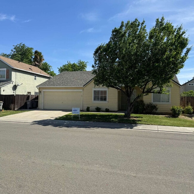 Photo - Great location near park and shopping