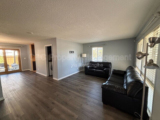 Photo - 1252 Marionola Way