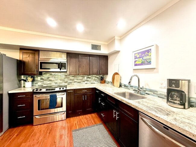 Photo - Furnished One Bedroom - Long Term - Smoke Tree Raquet Club Unit 511