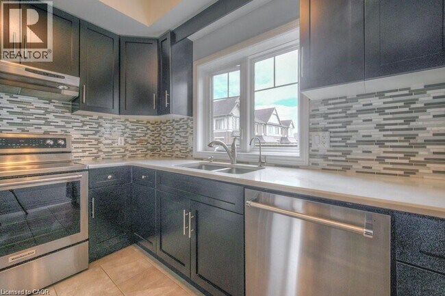 Photo - 70 Willowrun Dr