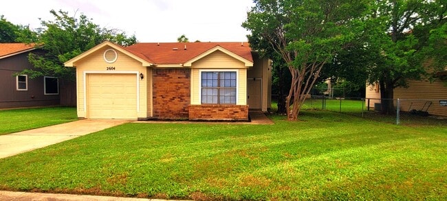 Photo - 2604 Woodlands Dr