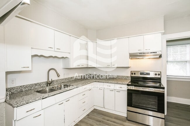 Photo - 202 E Ewing Ave