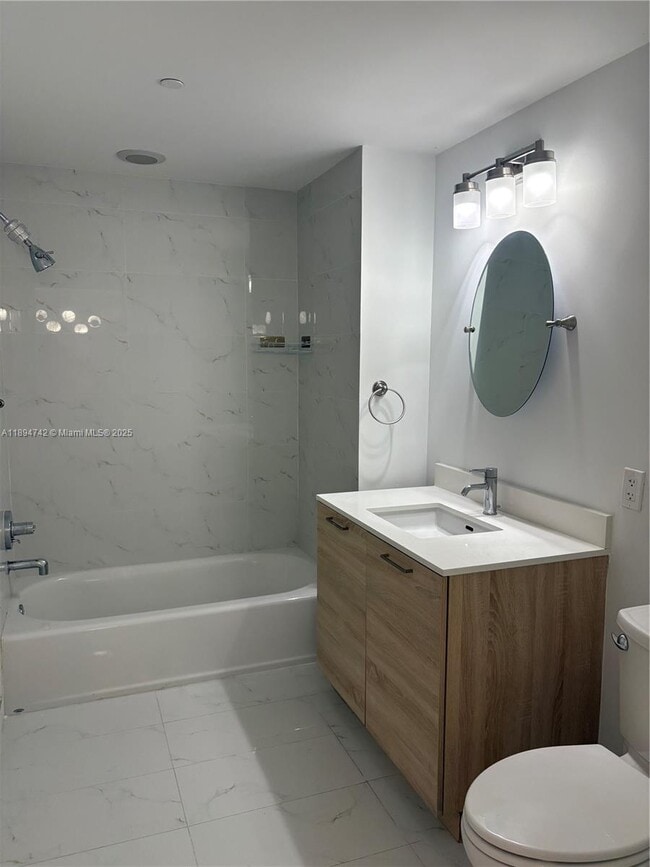 Photo - Beautiful 2-Bedroom + Den Condo with Bay V... Unit 504