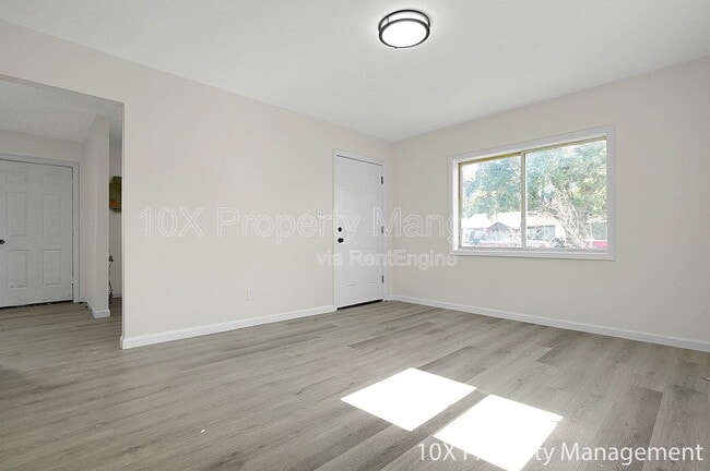 Photo - 683 S Wheatland Ave