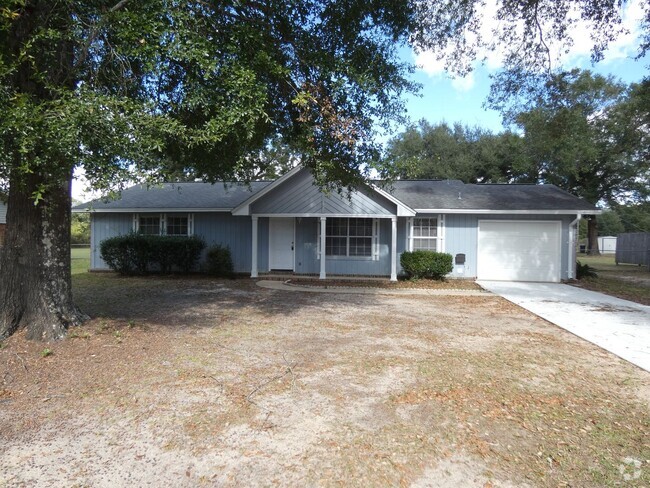 Building Photo - Conveniently Located 3-Bedroom Home Near W...