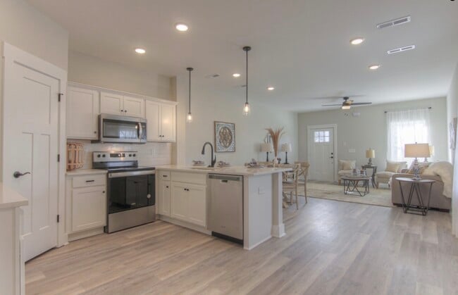 Photo - 717 Perrigan Ln