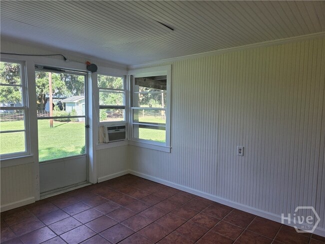 Building Photo - 807 Pound Rd Rental