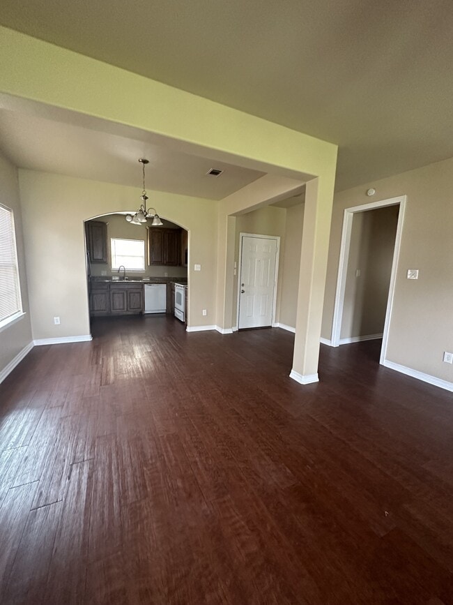 Photo - 701 Frame St